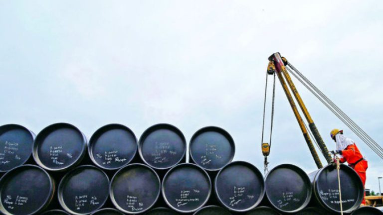 Exportaciones petroleras caen a su nivel más bajo en 16 años